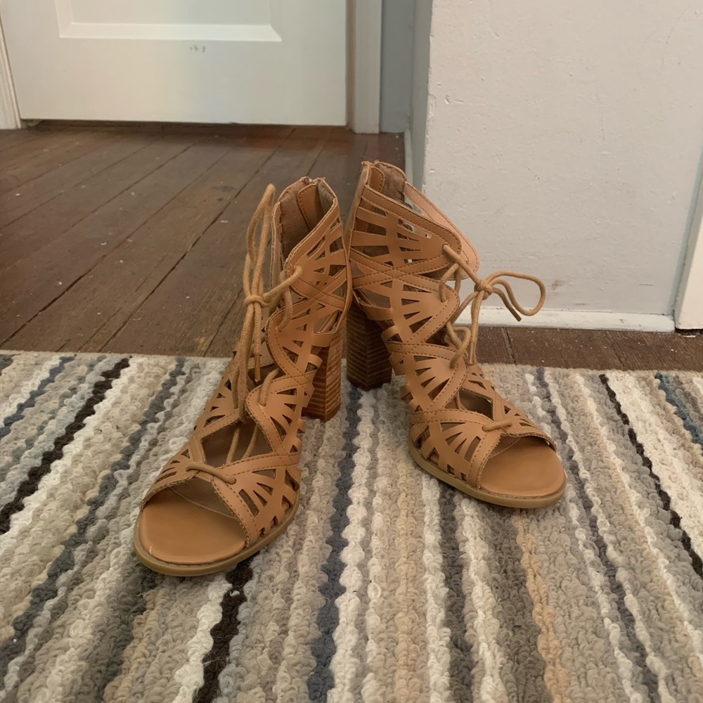 Nude Heels Size 7